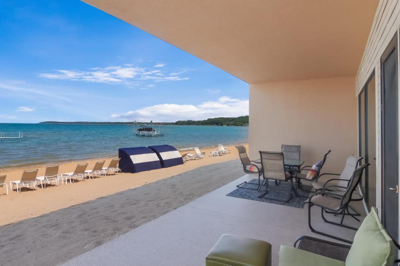 Sugar Beach Villa 1012 Luxury Waterfront Condo Traverse City Extérieur photo