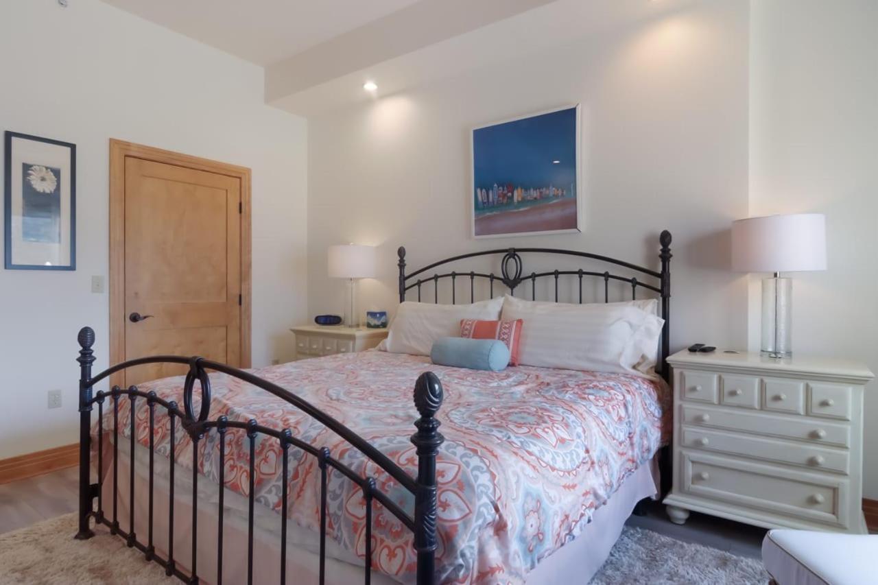 Sugar Beach Villa 1012 Luxury Waterfront Condo Traverse City Extérieur photo