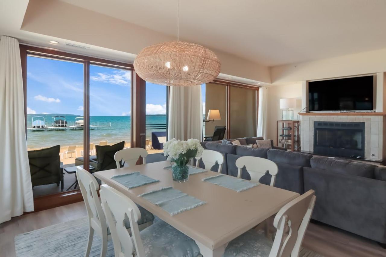 Sugar Beach Villa 1012 Luxury Waterfront Condo Traverse City Extérieur photo