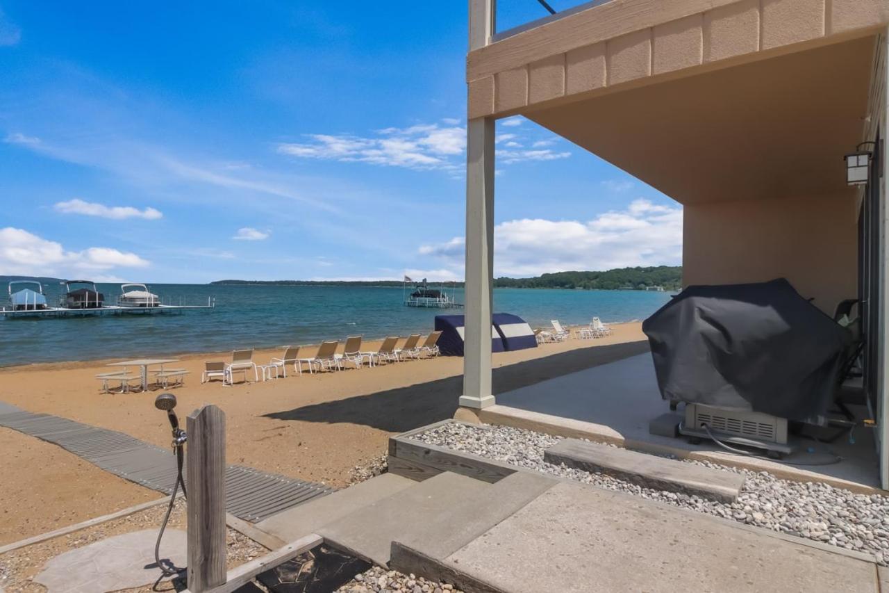 Sugar Beach Villa 1012 Luxury Waterfront Condo Traverse City Extérieur photo