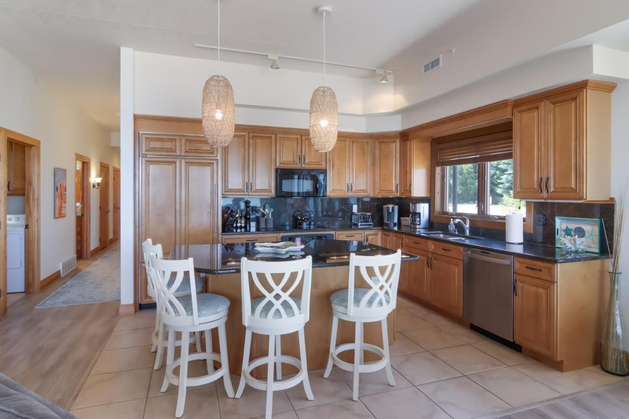 Sugar Beach Villa 1012 Luxury Waterfront Condo Traverse City Extérieur photo